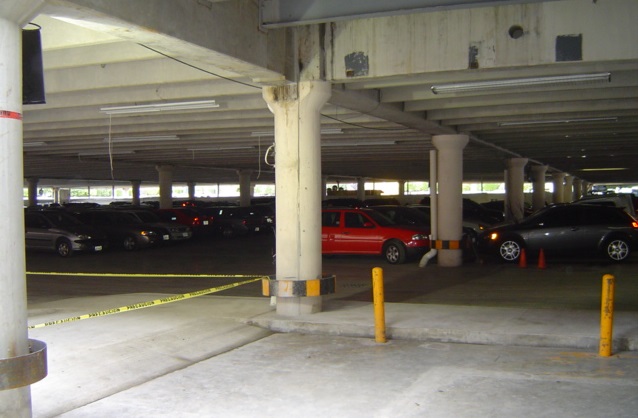 Estacionamiento Wall-Mart Universidad